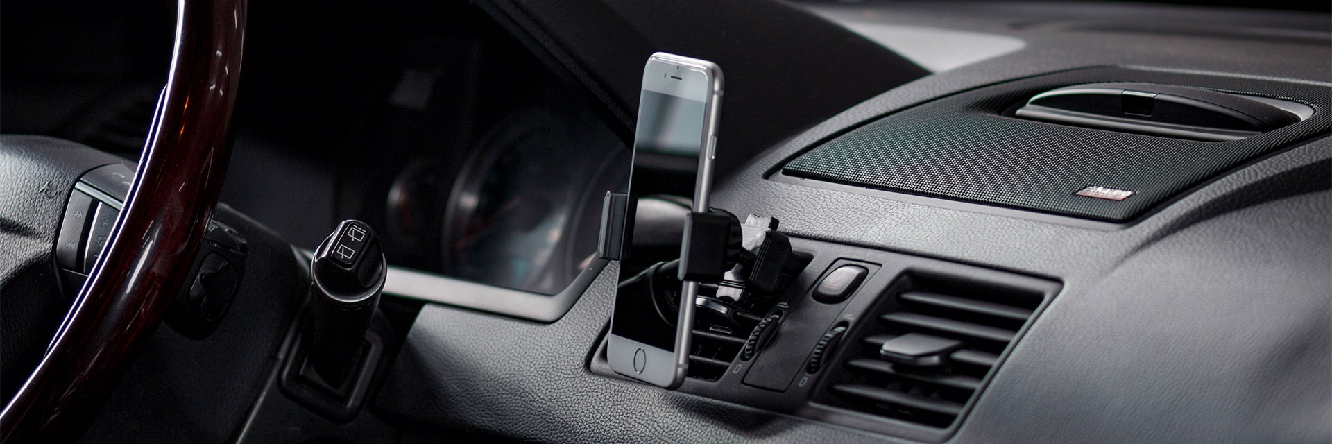 TELEFONHÅLLARE TILL VOLVO