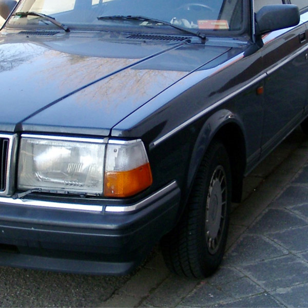 Chromleiste für die vordere Stoßstange links für Volvo 240, 242, 244, 245, 262