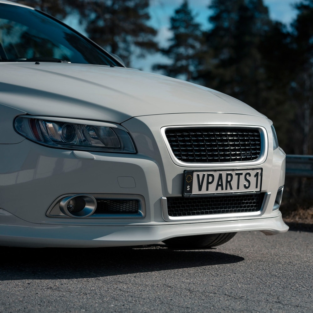 Stylinggrill till Volvo V70 08-13, mattkrom/blanksvart - Image 1