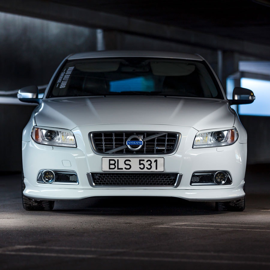 Mattkromade dimljusgaller till R-design Volvo V70 08-13, utan p-sensorer - Image 3